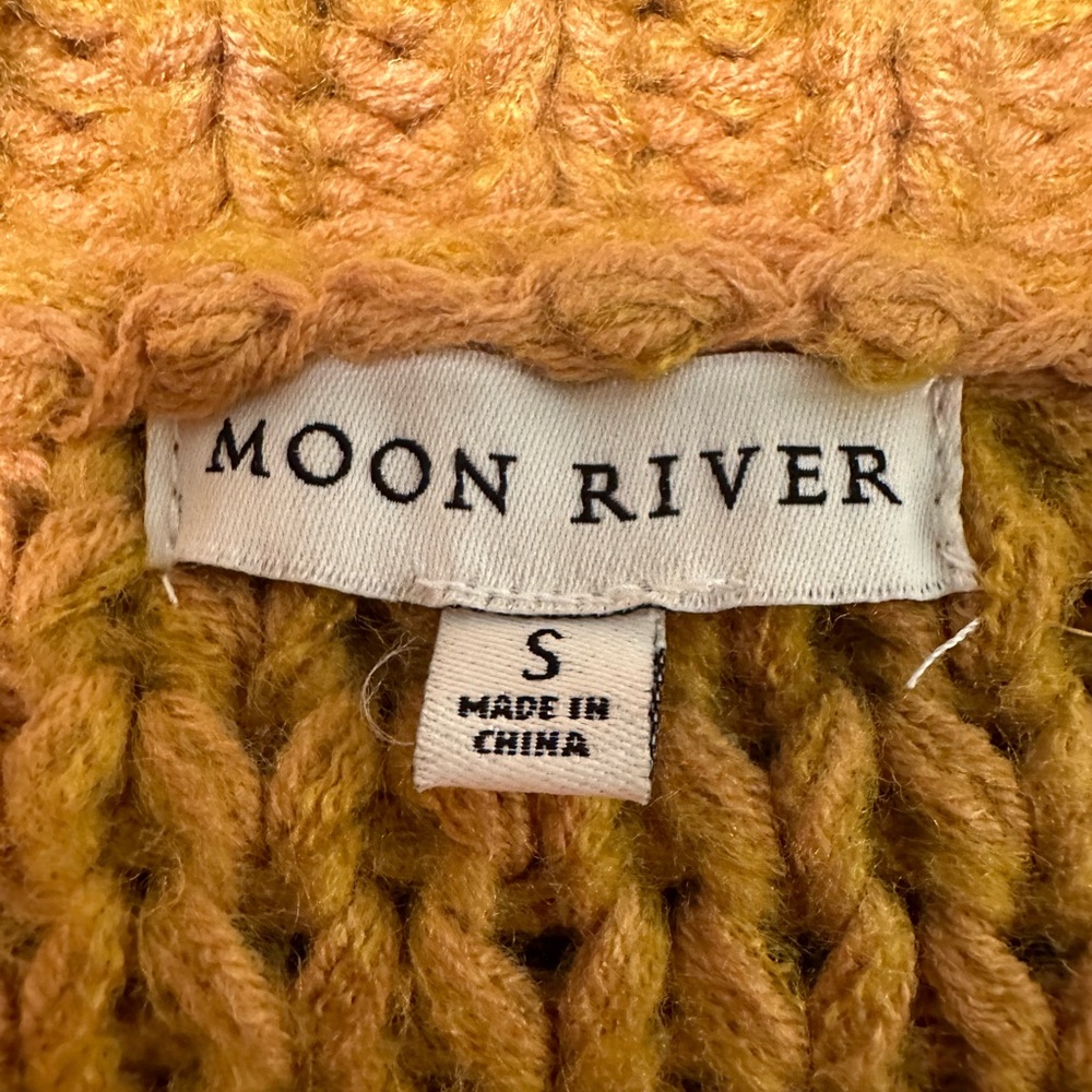 MOON RIVER - Picture 4 of 5